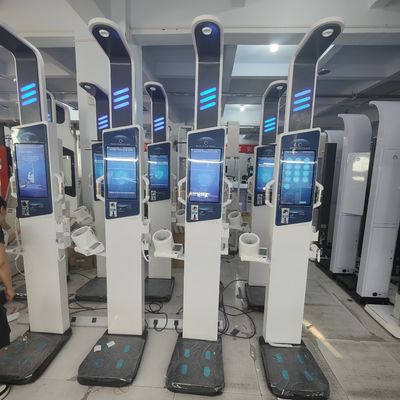 Macchina intelligente per il controllo della salute 19 pollici Android BMI Kiosk con funzioni opzionali