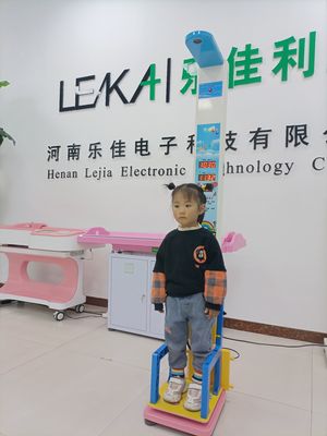 Personalizzazione ODM Bambini Peso automatico e altezza seduta Scala per bambini 50-150cm