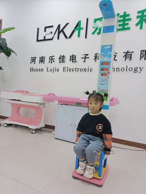 Personalizzazione ODM Bambini Peso automatico e altezza seduta Scala per bambini 50-150cm