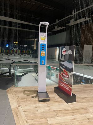 Segui in modo efficiente i progressi del tuo corpo con la scala digitale di misurazione dell'altezza e del peso da 300 kg