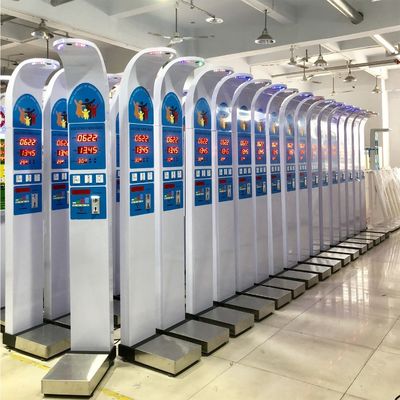 Macchina per l'indice di massa corporea (BMI) con altezza e peso a monete per il software di supporto personalizzato