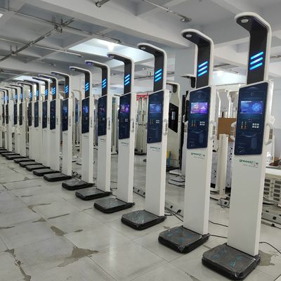 1-300 kg Gamma di misura del peso Peso corporeo Altezza e analisi del grasso Scala automatica