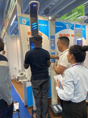 Farmacia medica Stanza di controllo sanitario ad ultrasuoni Vending Machine con Scala del grasso corporeo