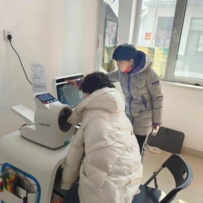 Chiosco di telemedicina a schermo LCD HD per il controllo della salute del corpo e il monitoraggio della pressione sanguigna