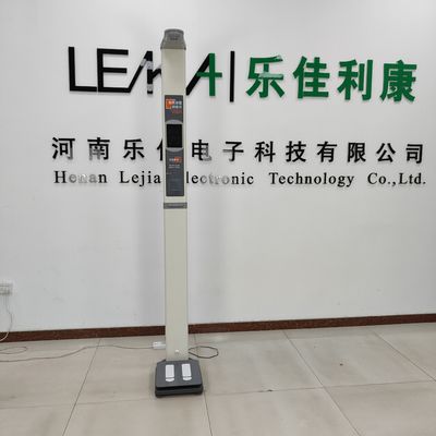 Funzione altezza Esame fisico ospedaliero Scala digitale di misurazione altezza e peso
