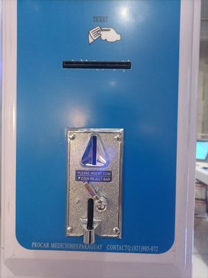 Macchina di misura dell'altezza e del peso per valutazioni mediche accurate