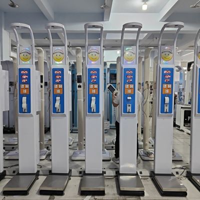 Macchina professionale per misurare l'altezza e il peso del corpo con bilancia elettronica