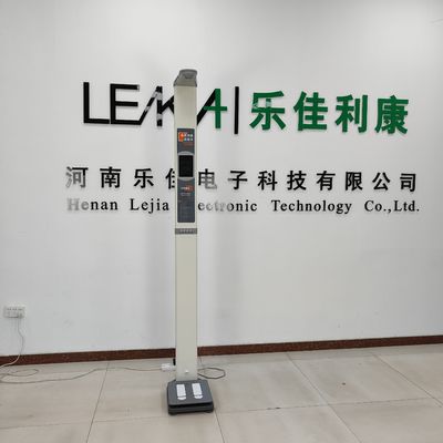 Altezza corporea Scala di peso elettronica digitale per una misurazione accurata del BMI 33*46*230cm